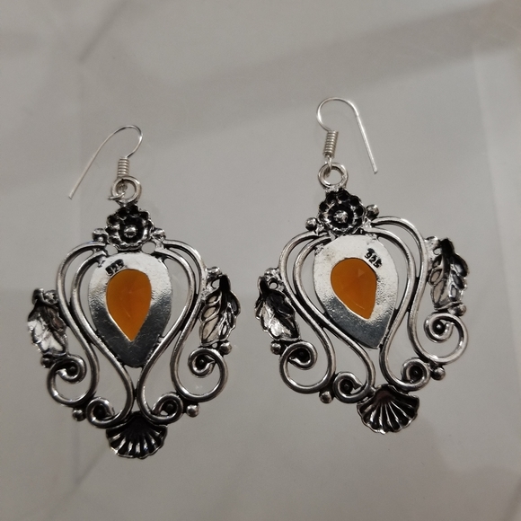 WONDERFUL EARRINGS NWOT - Picture 6 of 6